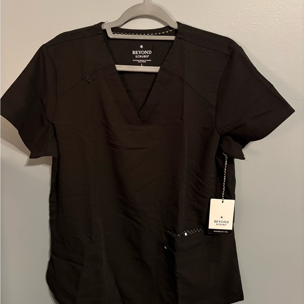 Beyond Scrubs Women's Black V-Neck Top